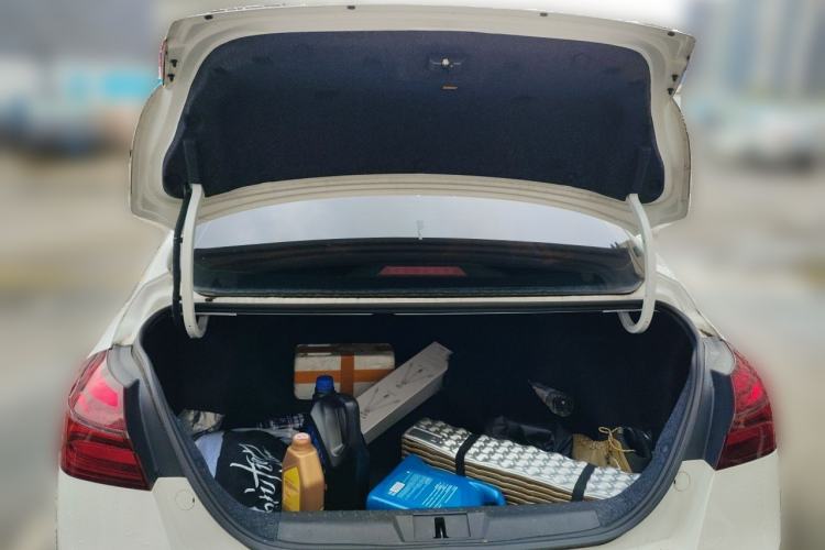 Used Geely Auto Emgrand 2019 Leading Edition 1.5L CVT Luxury Model China VI Standard Trunk