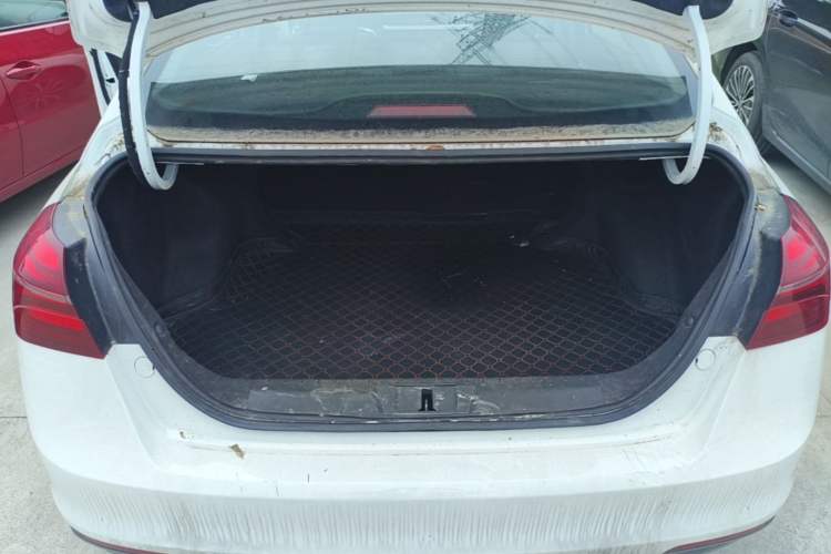 Used Geely Auto Emgrand 2019 Leading Edition 1.5L Manual Upward Asian Games Edition China VI Trunk