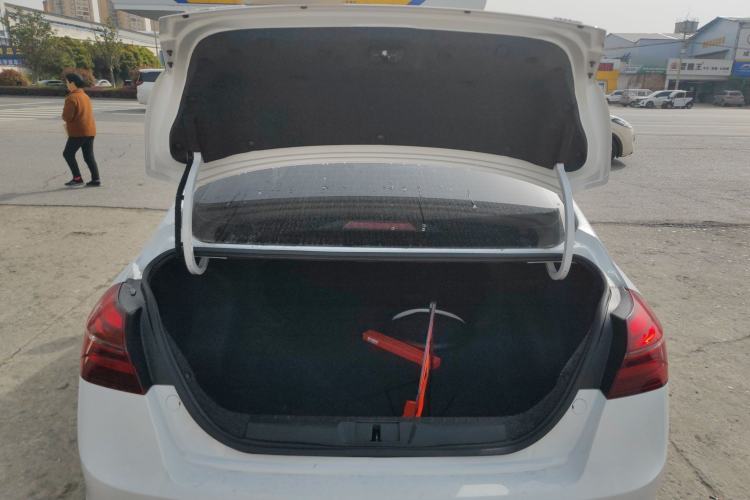 Used Geely Auto Emgrand 2019 Leading Edition 1.5L CVT Luxury Model China VI Standard Trunk