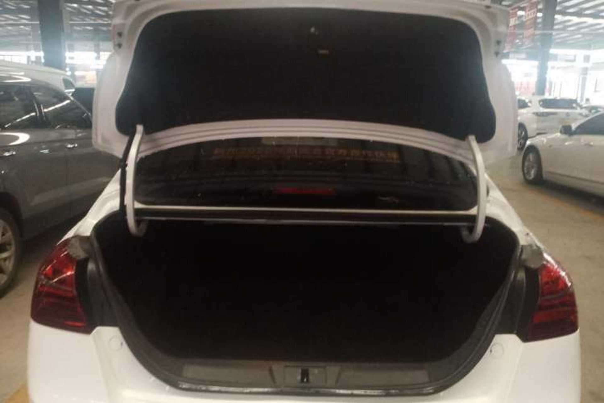 Used Geely Auto Emgrand 2019 Leading Edition 1.5L CVT Luxury Model China VI Standard Trunk