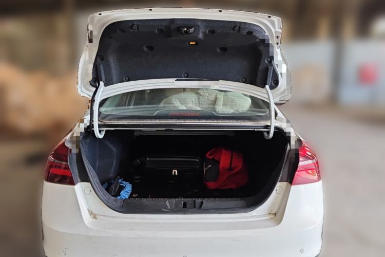 Used Geely Auto Emgrand 2019 Leading Edition 1.5L Manual Upgraded Connectivity Model China VI Standard Trunk