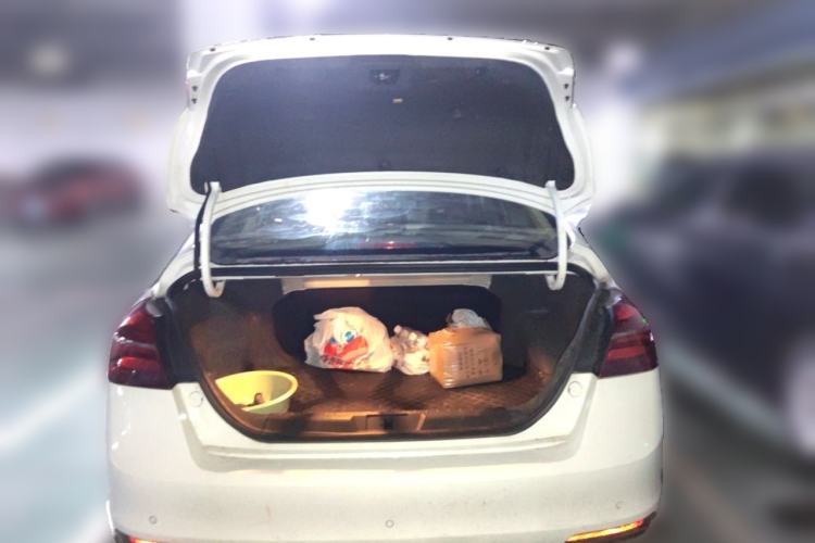 Used Geely Auto Emgrand 2019 Leading Edition 1.5L CVT Upward-Connected Model China VI Standard Trunk