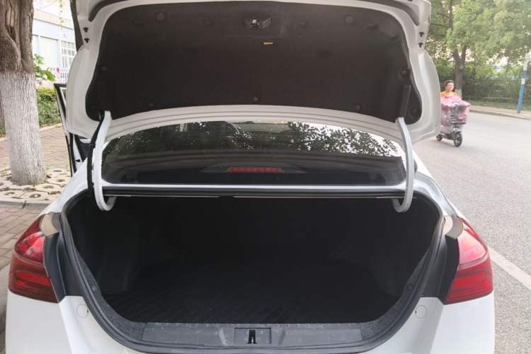 Used Geely Auto Emgrand 2019 Leading Edition 1.5L CVT Upward Asian Games Edition China VI Trunk