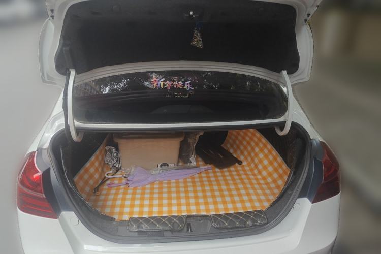 Used Geely Auto Emgrand 2019 Leading Edition 1.5L CVT Upward-Connected Model China VI Standard Trunk