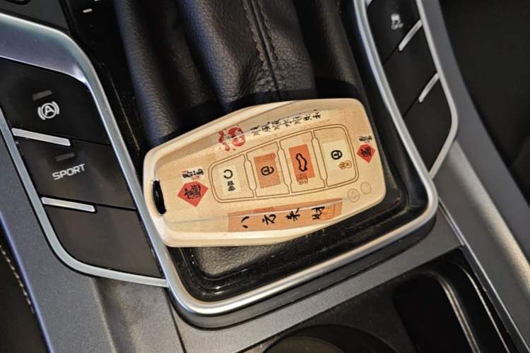 Used Geely Auto Emgrand 2019 Leading Edition 1.5L CVT Luxury Model China VI Standard Vehicle Key
