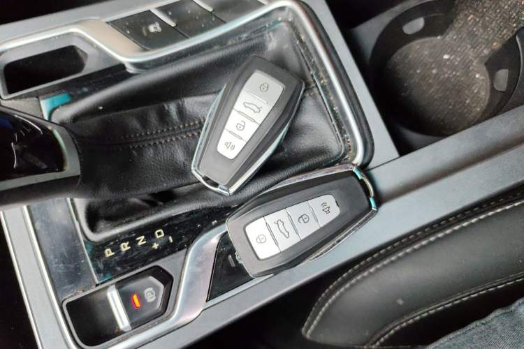 Used Geely Auto Emgrand 2019 Leading Edition 1.5L CVT Luxury Model China VI Standard Vehicle Key