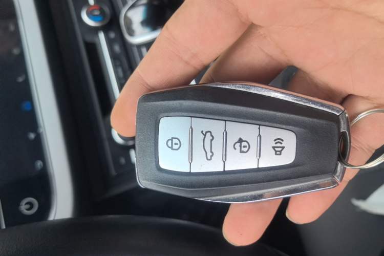 Used Geely Auto Emgrand 2019 Leading Edition 1.5L CVT Luxury Model China VI Standard Vehicle Key