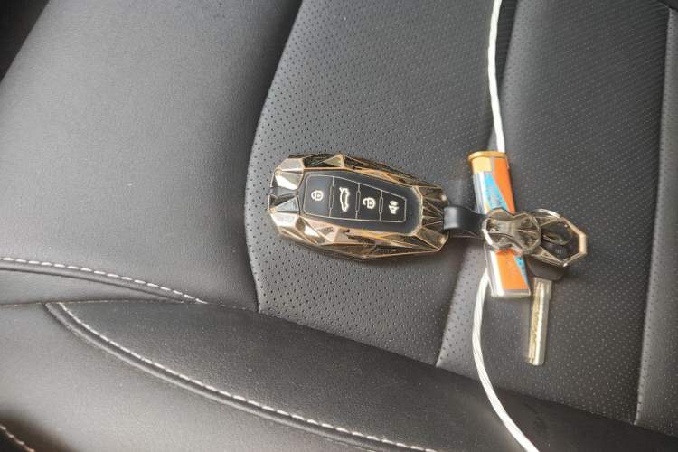 Used Geely Auto Emgrand 2019 Leading Edition 1.5L CVT Luxury Model China VI Standard Vehicle Key