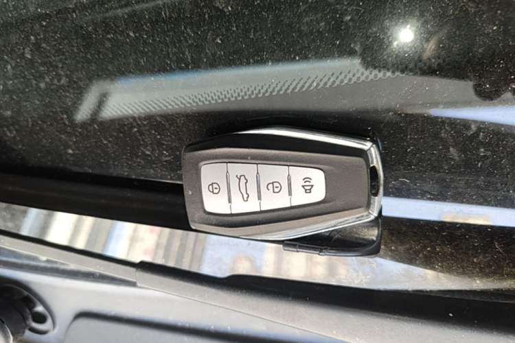 Used Geely Auto Emgrand 2019 Leading Edition 1.5L CVT Luxury Model China VI Standard Vehicle Key