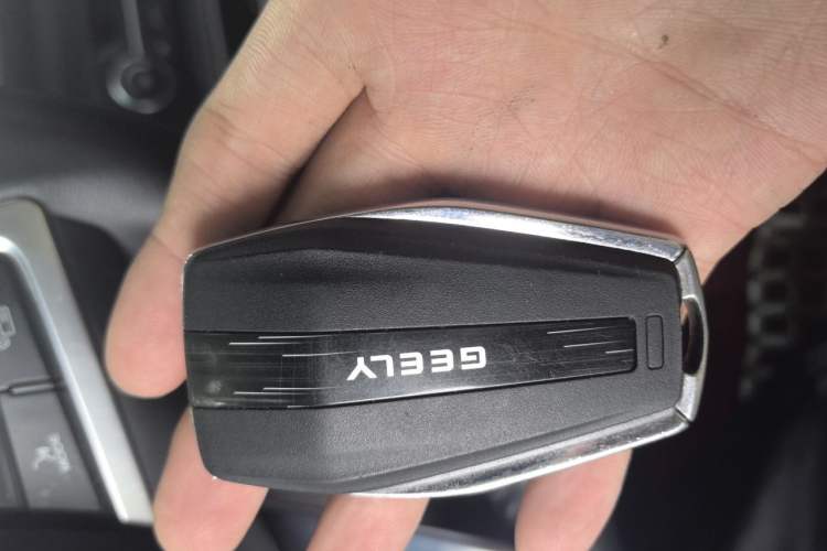 Used Geely Auto Emgrand 2019 Leading Edition 1.5L Manual Luxury Model China VI Standard Vehicle Key