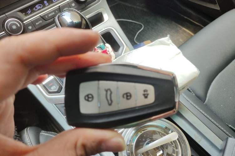 Used Geely Auto Emgrand 2019 Leading Edition 1.5L CVT Luxury Model China VI Standard Vehicle Key