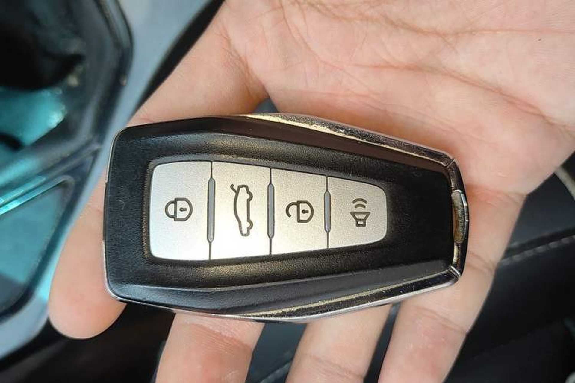 Used Geely Auto Emgrand 2019 Leading Edition 1.5L Manual Luxury Model China VI Standard Vehicle Key