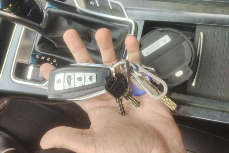 Used Geely Auto Emgrand 2019 Leading Edition 1.5L CVT Luxury Model China VI Standard Vehicle Key