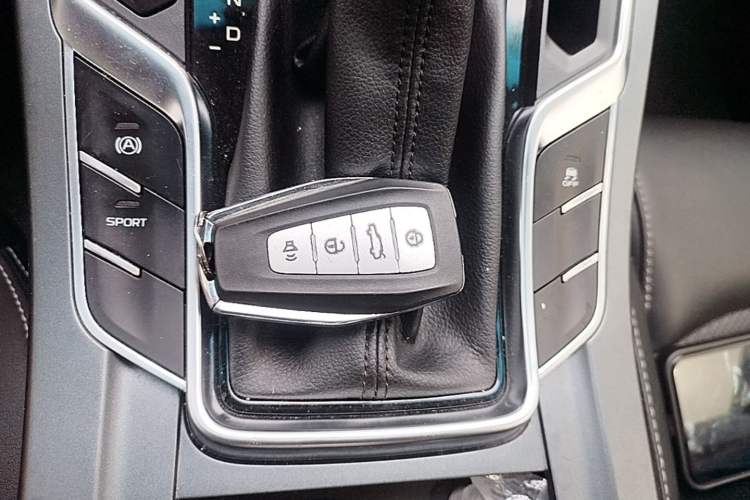 Used Geely Auto Emgrand 2019 Leading Edition 1.5L CVT Luxury Model China VI Standard Vehicle Key