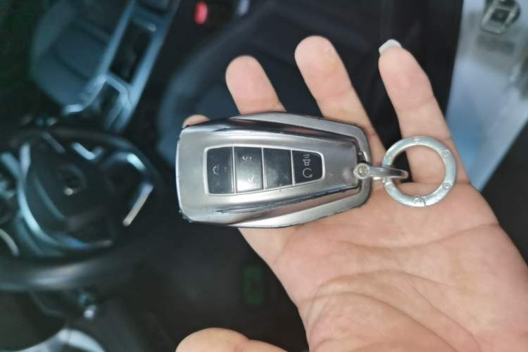 Used Geely Auto Emgrand 2019 Leading Edition 1.5L CVT Upward-Connected Model China VI Standard Vehicle Key