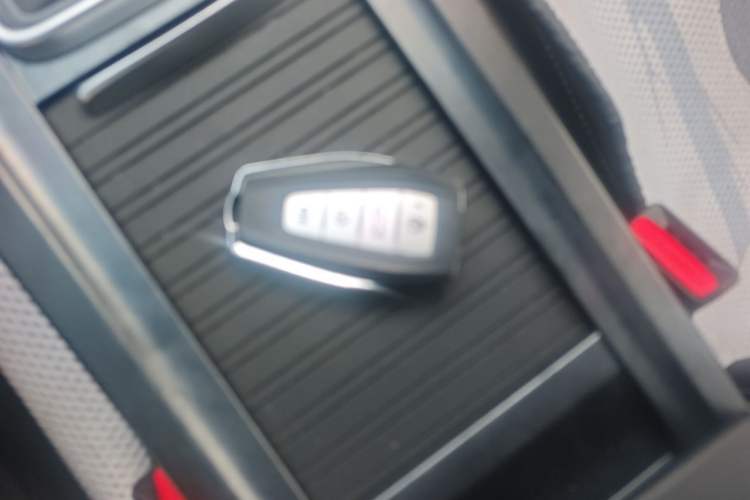 Used Geely Auto Emgrand 2019 Leading Edition 1.5L CVT Upward-Connected Model China VI Standard Vehicle Key