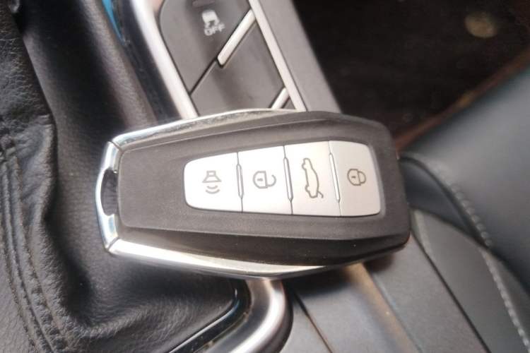 Used Geely Auto Emgrand 2019 Leading Edition 1.5L CVT Luxury Model China VI Standard Vehicle Key