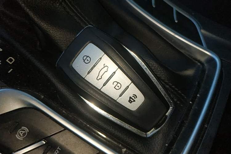 Used Geely Auto Emgrand 2019 Leading Edition 1.5L CVT Luxury Model China VI Standard Vehicle Key