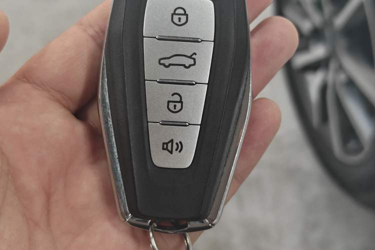 Used Geely Auto Emgrand 2019 Leading Edition 1.5L CVT Upward Asian Games Edition China VI Vehicle Key