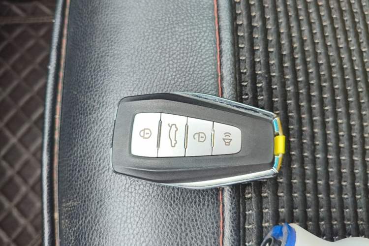 Used Geely Auto Emgrand 2019 Leading Edition 1.5L Manual Upward Asian Games Edition China VI Vehicle Key