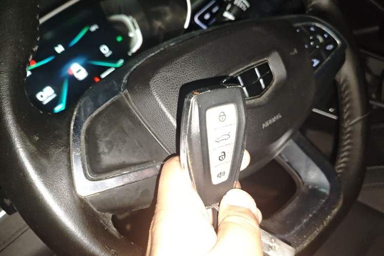 Used Geely Auto Emgrand 2019 Leading Edition 1.5L Manual Upgraded Connectivity Model China V Standard Vehicle Key