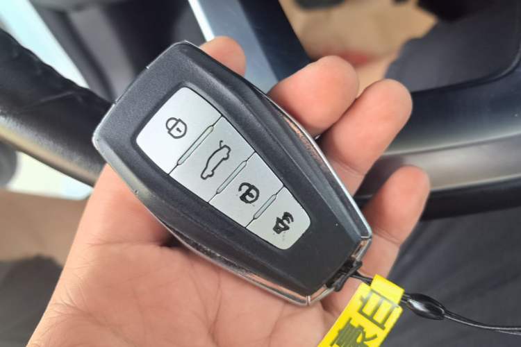 Used Geely Auto Emgrand 2019 Leading Edition 1.5L CVT Luxury Model China VI Standard Vehicle Key