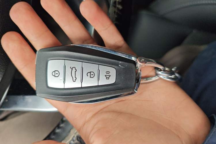 Used Geely Auto Emgrand 2019 Leading Edition 1.5L Manual Upward Asian Games Edition China VI Vehicle Key