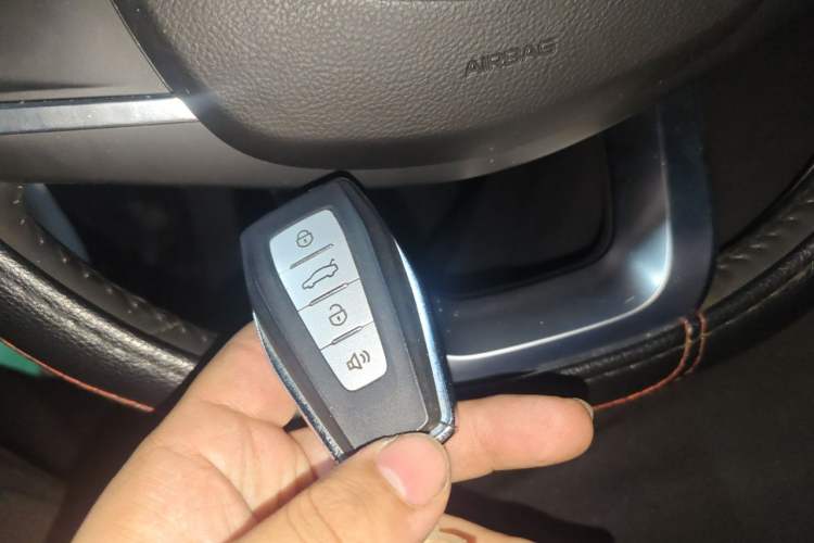 Used Geely Auto Emgrand 2019 Leading Edition 1.5L Manual Upgraded Connectivity Model China VI Standard Vehicle Key