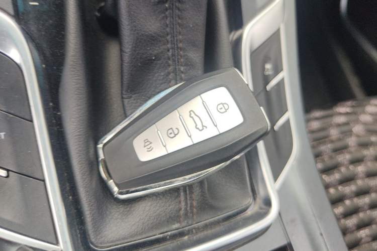 Used Geely Auto Emgrand 2019 Leading Edition 1.5L CVT Luxury Model China VI Standard Vehicle Key