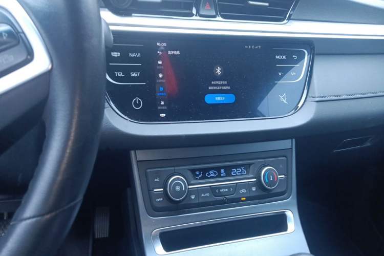 Used Geely Auto Emgrand 2019 Leading Edition 1.5L Manual Upgraded Connectivity Model China VI Standard Audio And AC Panel