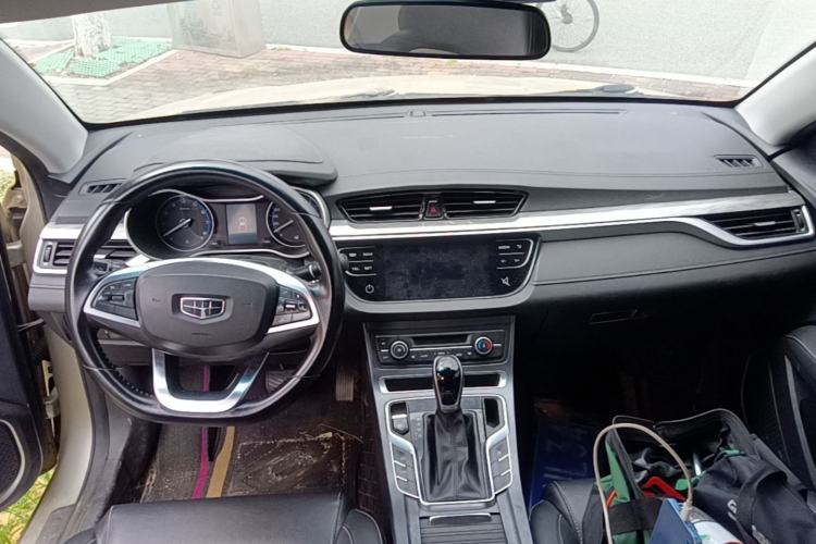 Used Geely Auto Emgrand 2019 Leading Edition 1.5L CVT Luxury Model China V Standard Center Console