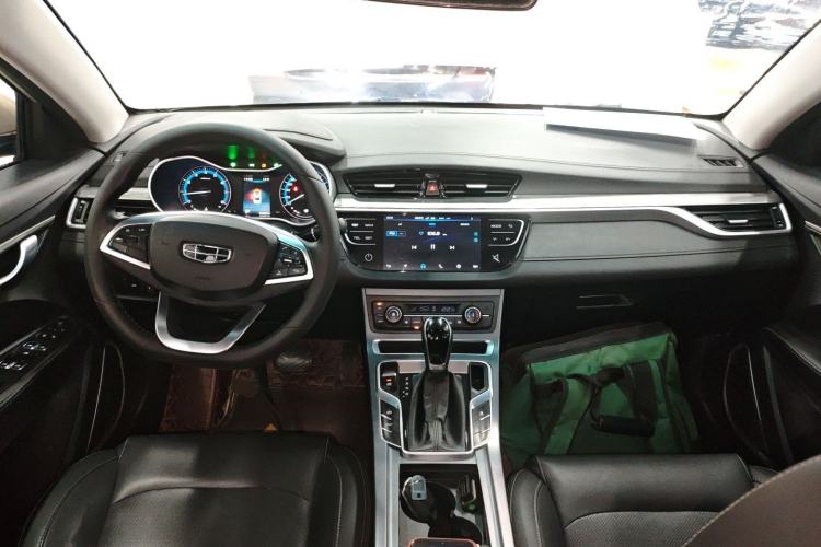 Used Geely Auto Emgrand 2019 Leading Edition 1.5L CVT Luxury Model China VI Standard Center Console