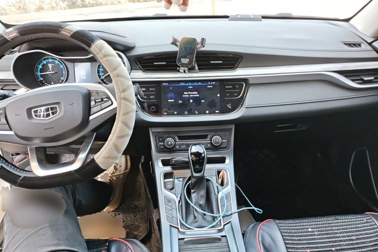 Used Geely Auto Emgrand 2019 Leading Edition 1.5L CVT Luxury Model China VI Standard Center Console