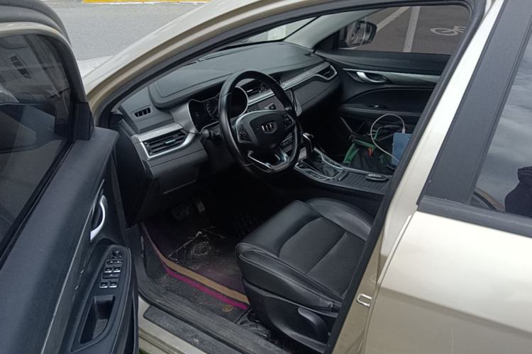 Used Geely Auto Emgrand 2019 Leading Edition 1.5L CVT Luxury Model China V Standard Driver Seat