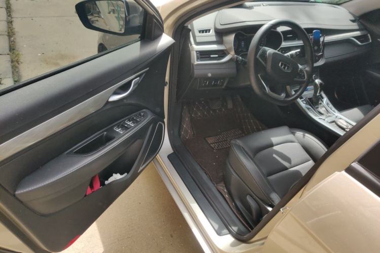Used Geely Auto Emgrand 2019 Leading Edition 1.5L CVT Luxury Model China V Standard Driver Seat