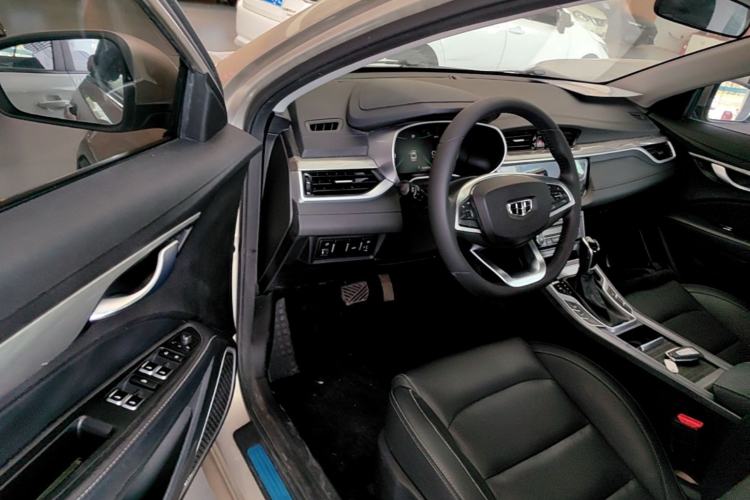 Used Geely Auto Emgrand 2019 Leading Edition 1.5L CVT Upward-Connected Model China VI Standard Driver Seat
