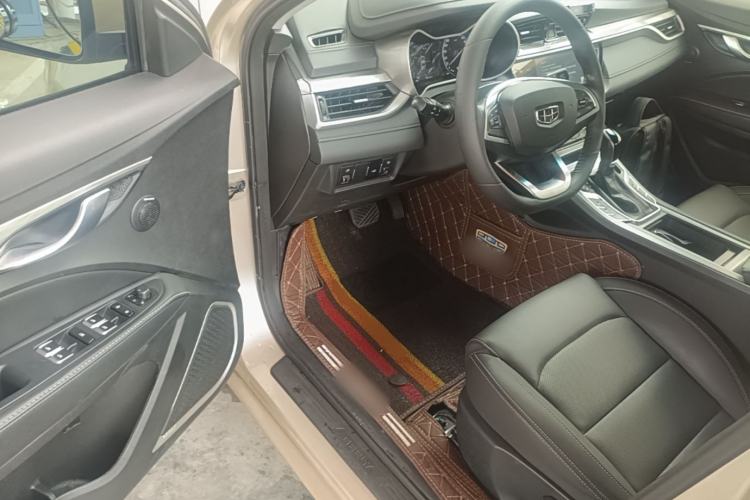 Used Geely Auto Emgrand 2019 Leading Edition 1.5L CVT Luxury Model China VI Standard Driver Seat