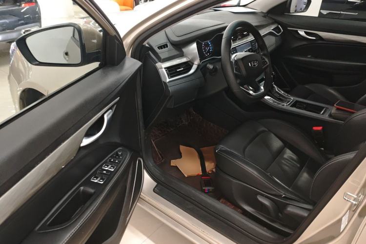 Used Geely Auto Emgrand 2019 Leading Edition 1.5L CVT Luxury Model China VI Standard Driver Seat