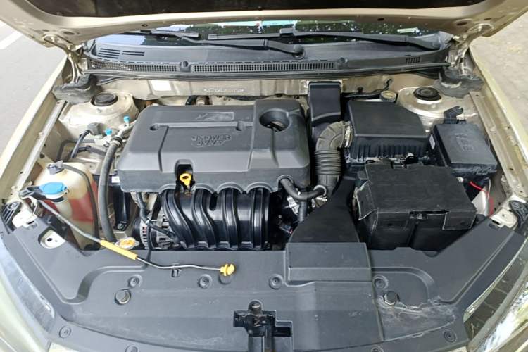 Used Geely Auto Emgrand 2019 Leading Edition 1.5L CVT Upward-Connected Model China VI Standard Engine Bay
