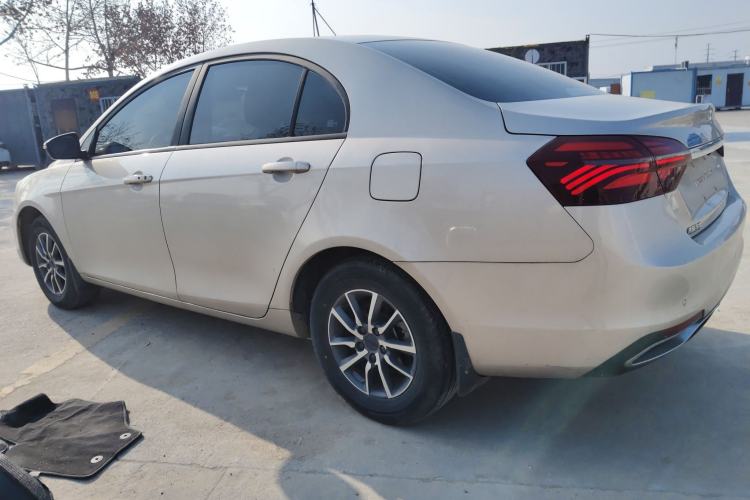 Used Geely Auto Emgrand 2019 Leading Edition 1.5L CVT Luxury Model China VI Standard Exterior 3
