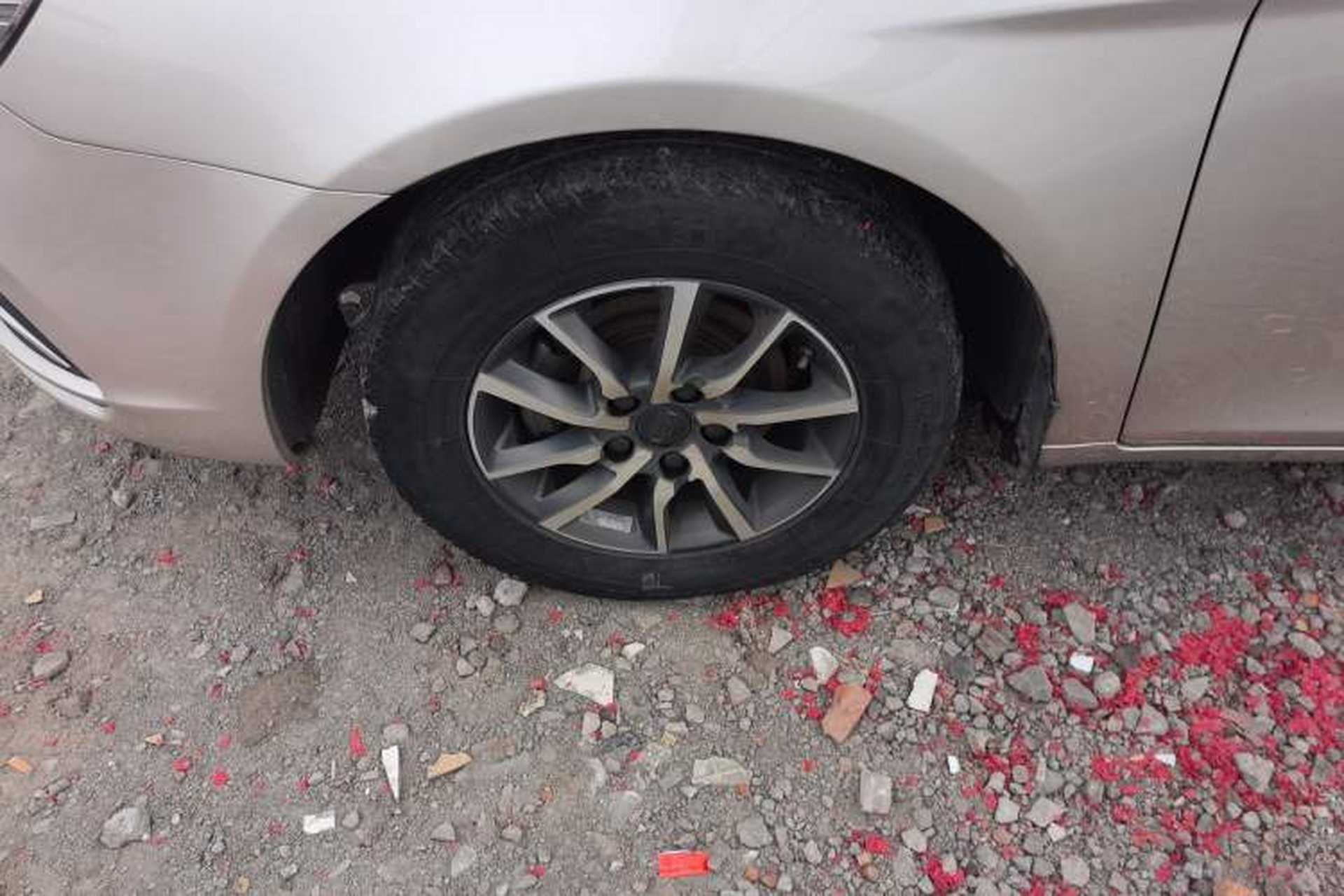 Used Geely Auto Emgrand 2019 Leading Edition 1.5L Manual Luxury Model China VI Standard Exterior 4