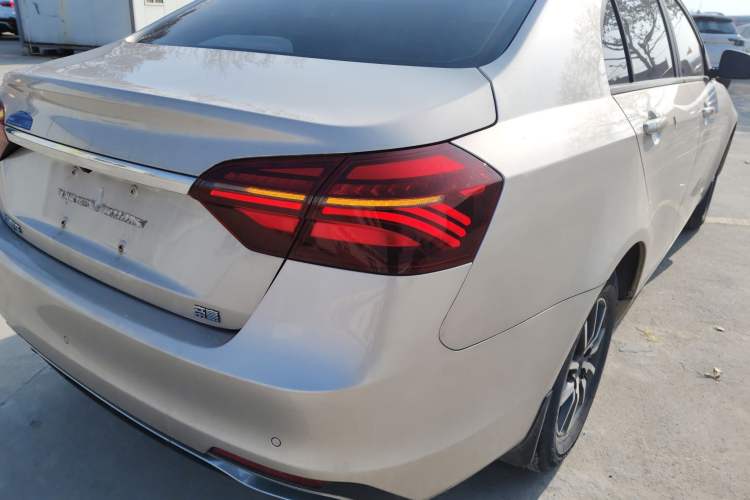 Used Geely Auto Emgrand 2019 Leading Edition 1.5L CVT Luxury Model China VI Standard Exterior 6