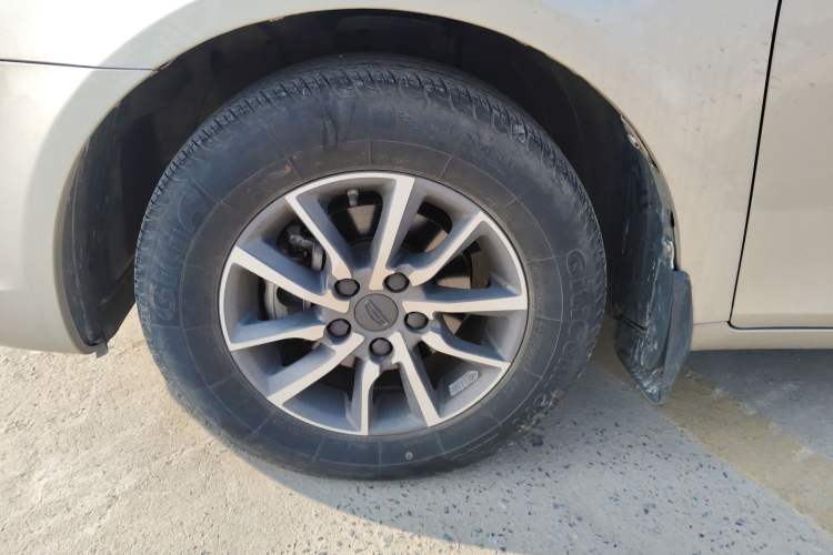 Used Geely Auto Emgrand 2019 Leading Edition 1.5L CVT Luxury Model China VI Standard Exterior 7