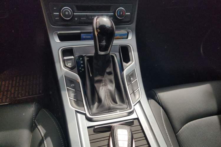 Used Geely Auto Emgrand 2019 Leading Edition 1.5L CVT Luxury Model China V Standard Gear Lever