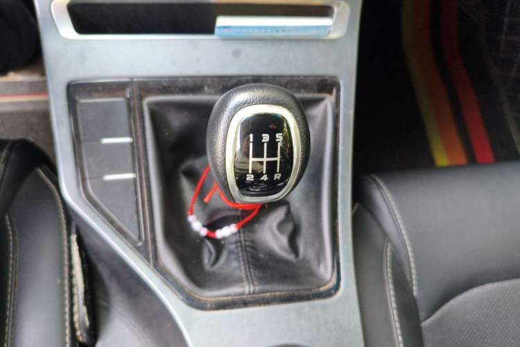Used Geely Auto Emgrand 2019 Leading Edition 1.5L Manual Upward Asian Games Edition China VI Gear Lever
