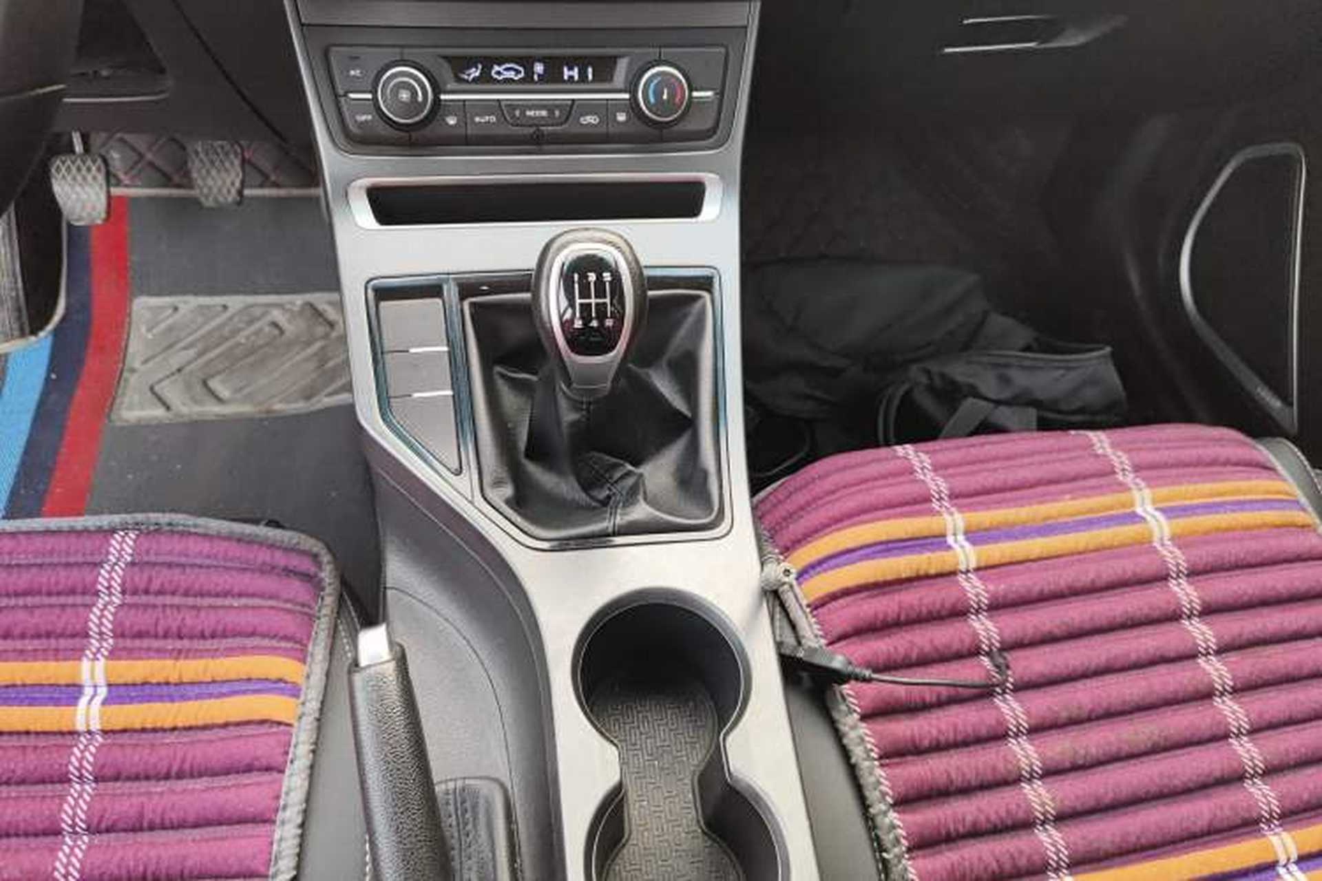 Used Geely Auto Emgrand 2019 Leading Edition 1.5L Manual Upgraded Connectivity Model China VI Standard Gear Lever