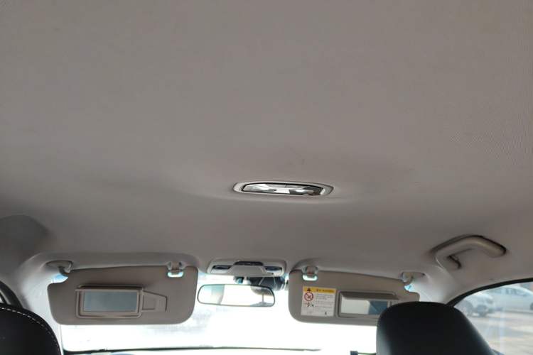 Used Geely Auto Emgrand 2019 Leading Edition 1.5L CVT Luxury Model China VI Standard Headliner