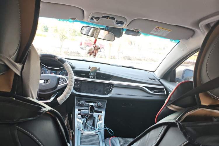 Used Geely Auto Emgrand 2019 Leading Edition 1.5L CVT Luxury Model China VI Standard Headliner