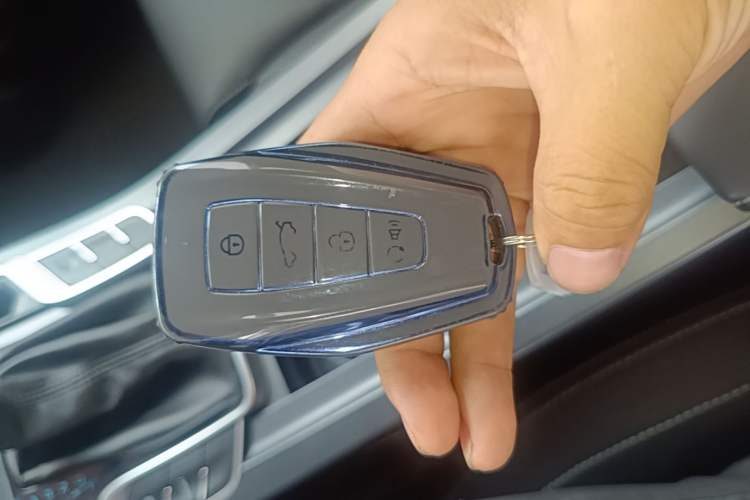 Used Geely Auto Emgrand 2019 Leading Edition 1.5L CVT Luxury Model China VI Standard Interior 1