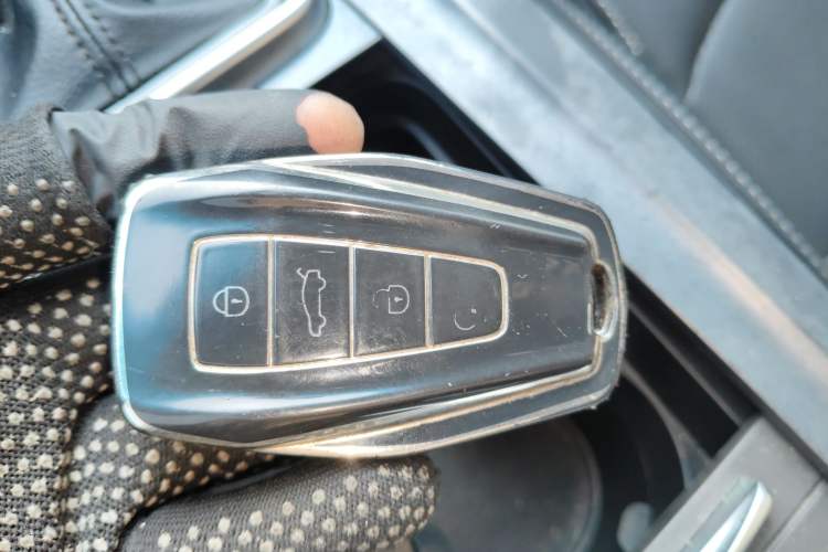 Used Geely Auto Emgrand 2019 Leading Edition 1.5L CVT Luxury Model China VI Standard Interior 1